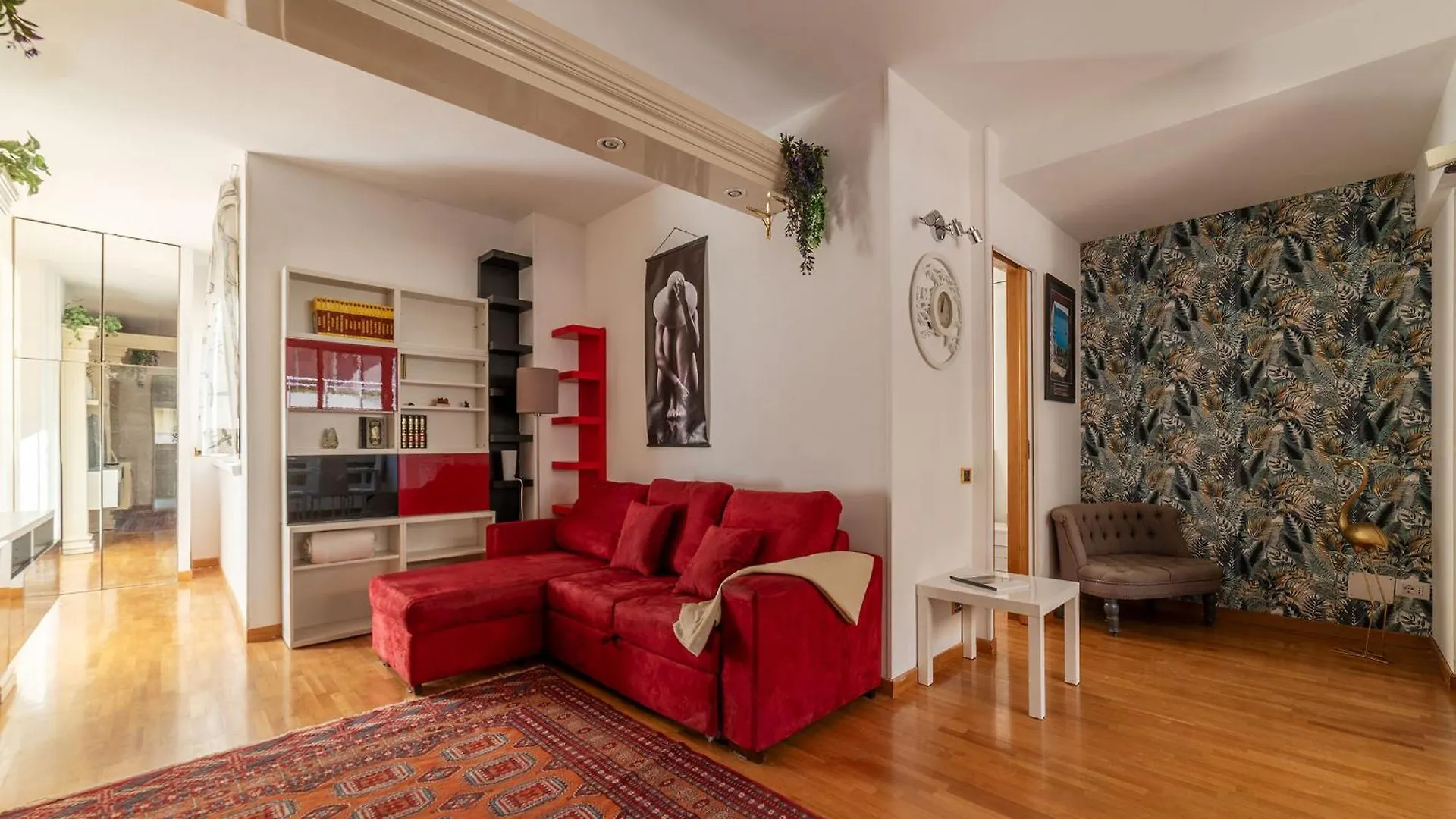 Along The Tiber Apartment Rome