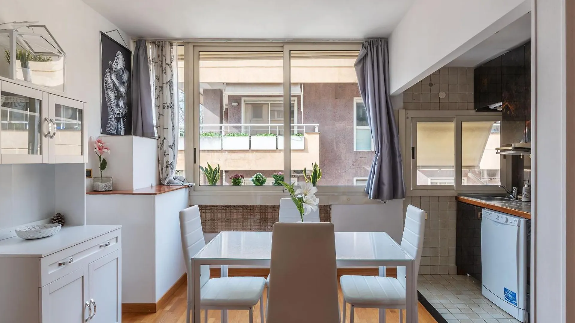 Along The Tiber Apartment Rome