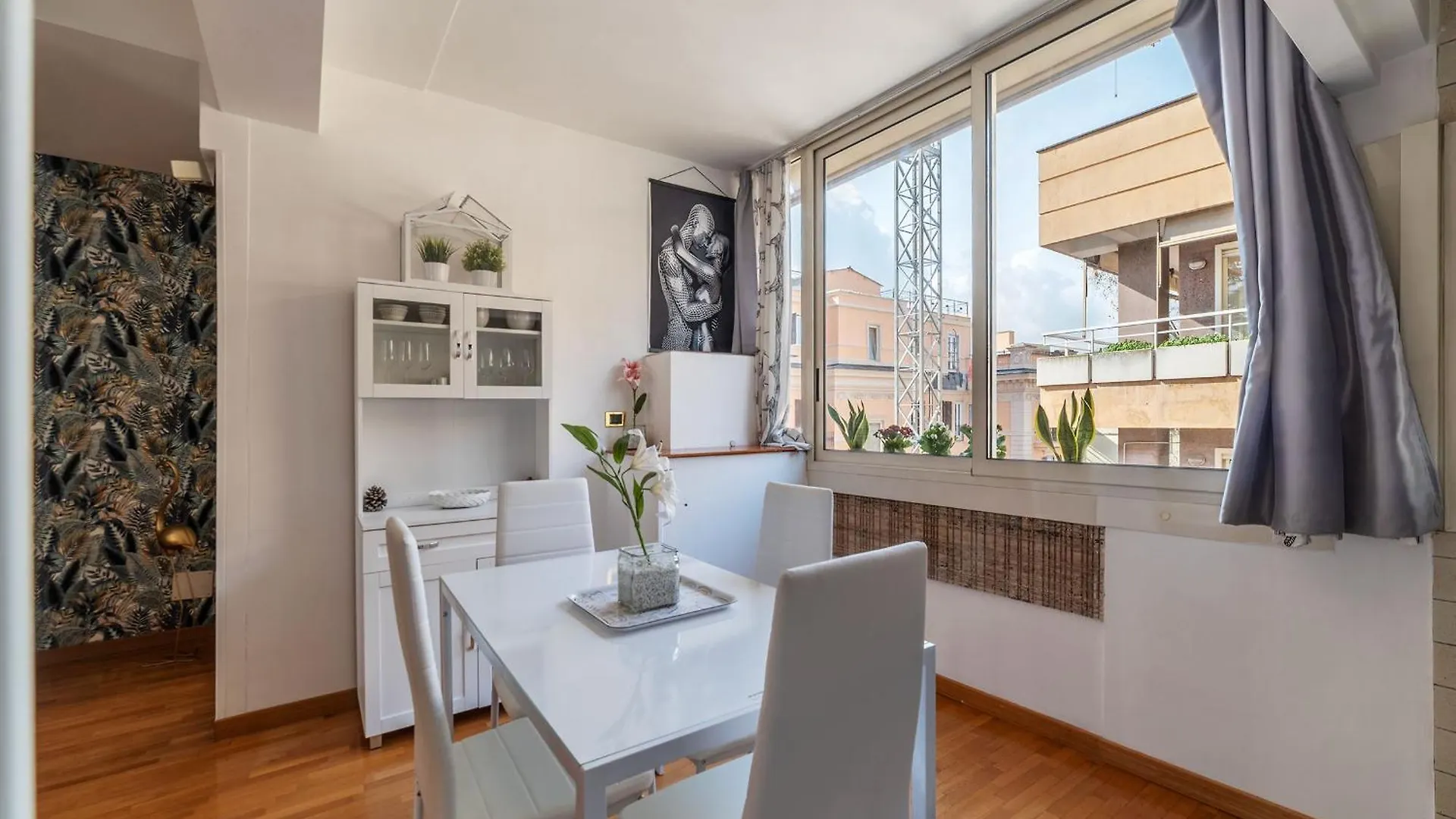 Along The Tiber Apartment Rome Italy