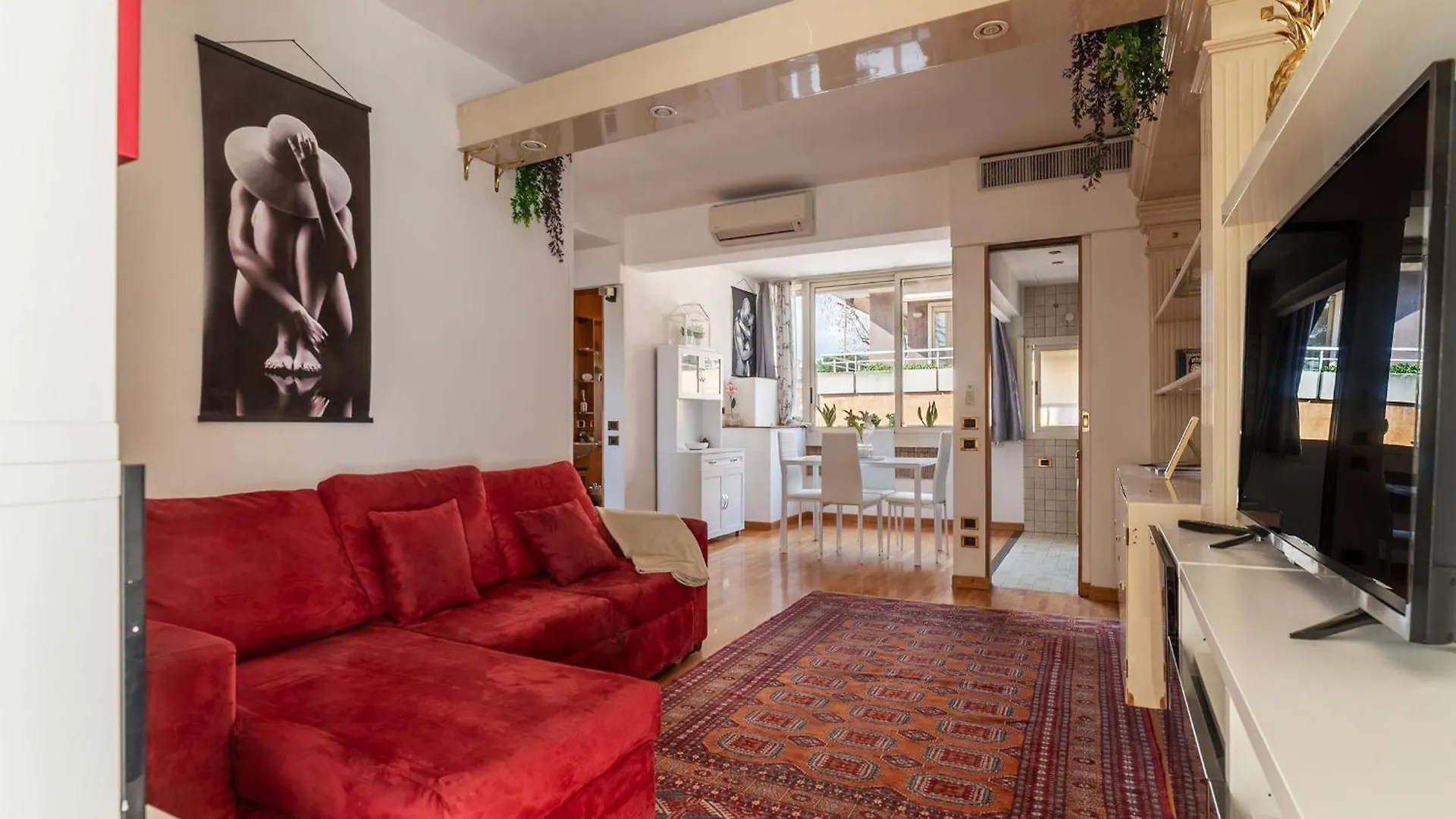 Along The Tiber Apartment Rome